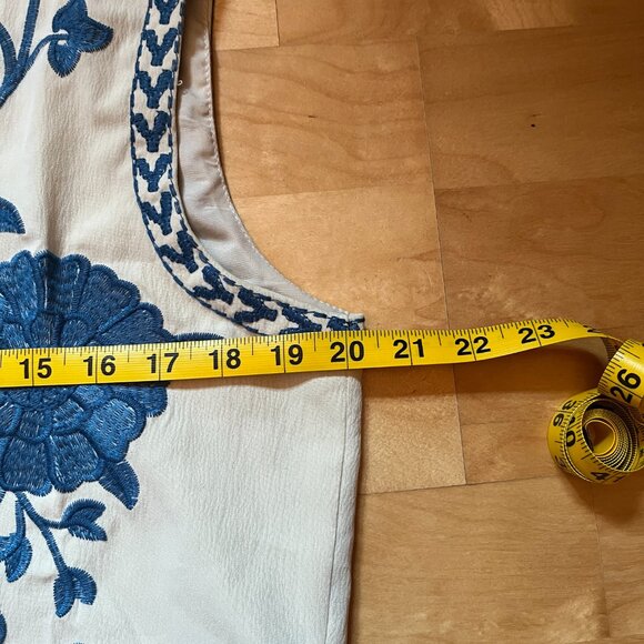 Blue and White Embroidered Vest Top Size L - Picture 6 of 10